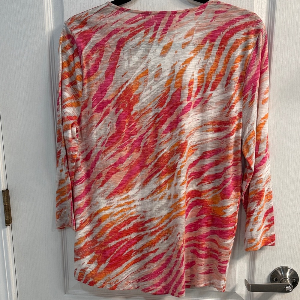 Beachy Chico's Vibrant Pink and Orange Abstract Wave Pattern 3/4 Sleeve- Size M - Picture 4 of 5